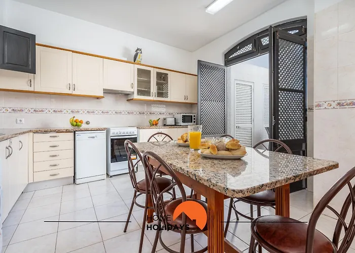 #232 Girasol 33 By Holidays ヴィラ